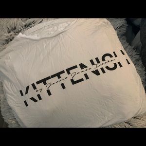 Kittenish 🐱 by Jessie James decker white t shirt